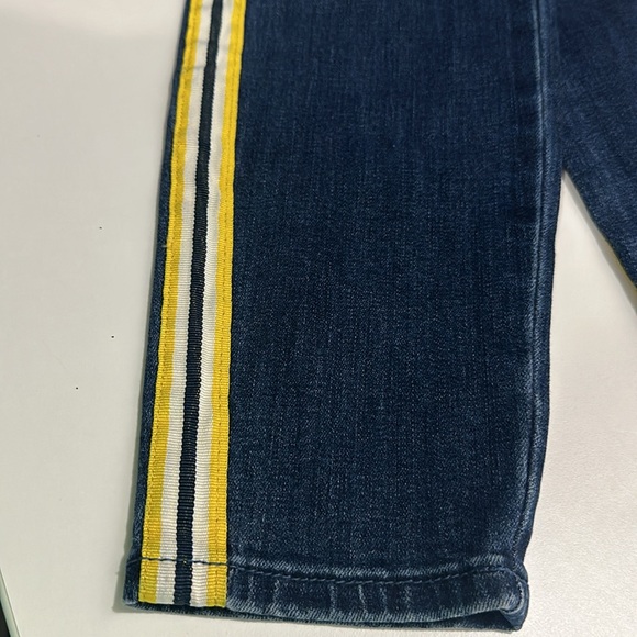 Guess skinny highwaisted stretch blue jeans w/ yellow & white stripes - Picture 5 of 5